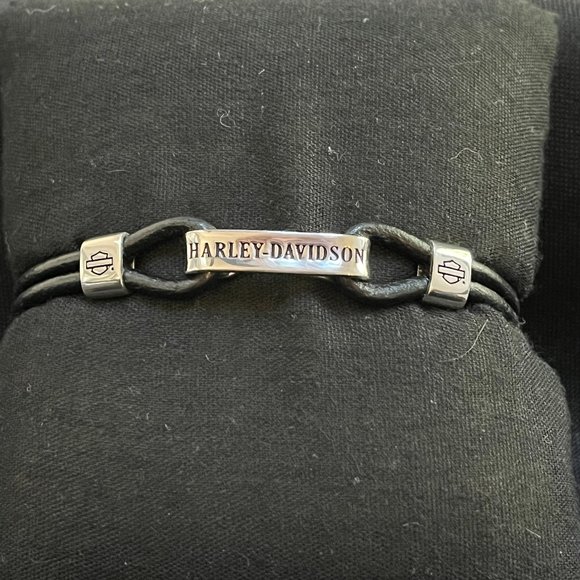 HARLEY DAVIDSON LADIES SILVER AND LEATHER BRACELET - Picture 1 of 7